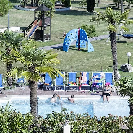 Ξενοδοχείο με διαμερίσματα Duna Rossa - Family Friendly 4*